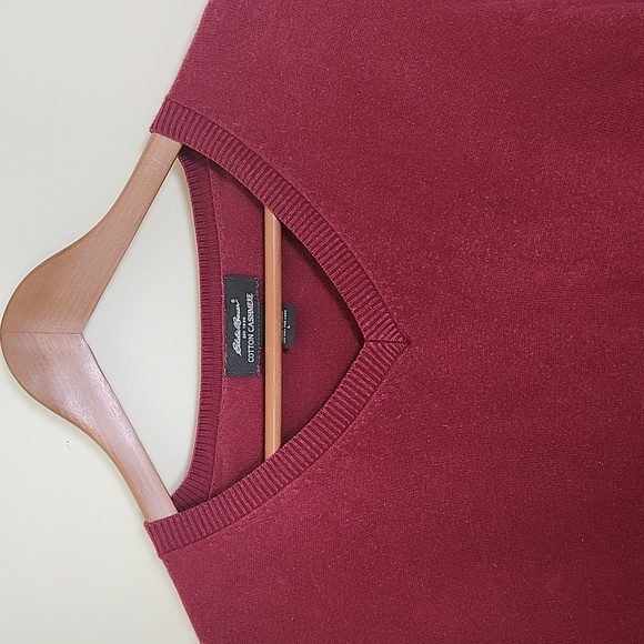 Eddie Bauer Men's Cotton Cashmere Reddish/Orange V-Neck, Long Sleeve Sweater - Picture 1 of 12